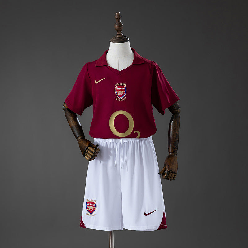 Conjunto Infantil Arsenal 05/06 Home Retro