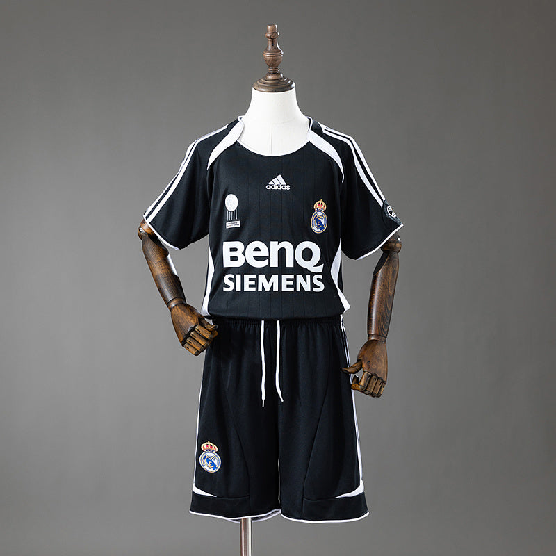 Conjunto Infantil Real Madrid 06/07 Third Away Retro