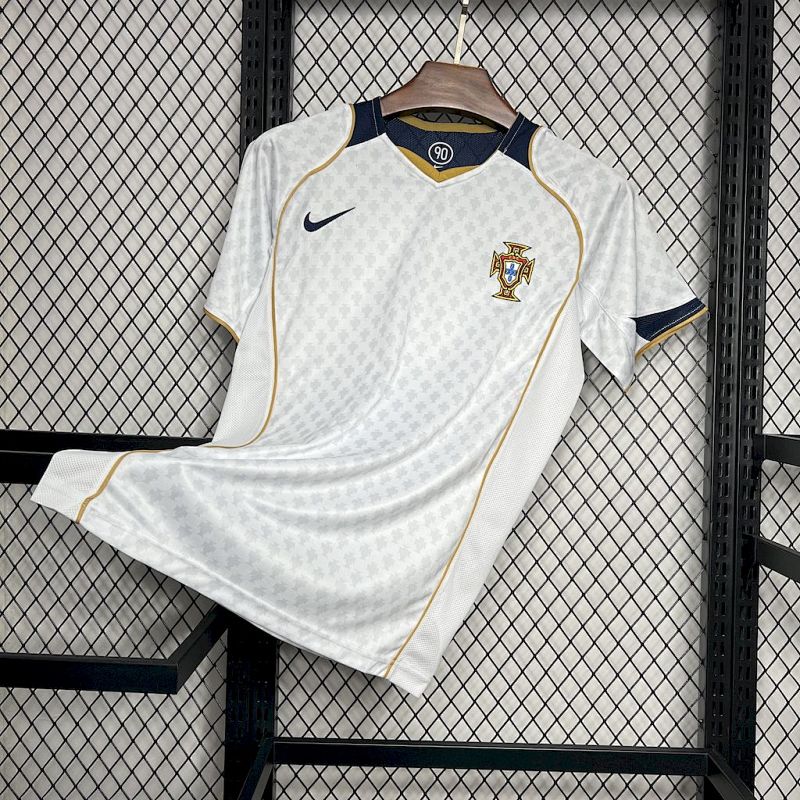 Portugal 2004 Away Retrô