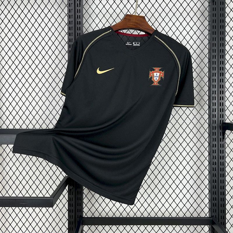 Portugal 2006 Away Retrô